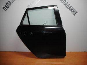 mazda-3-5thyro-2013-2016-piso-dexia-porta-mayri  
